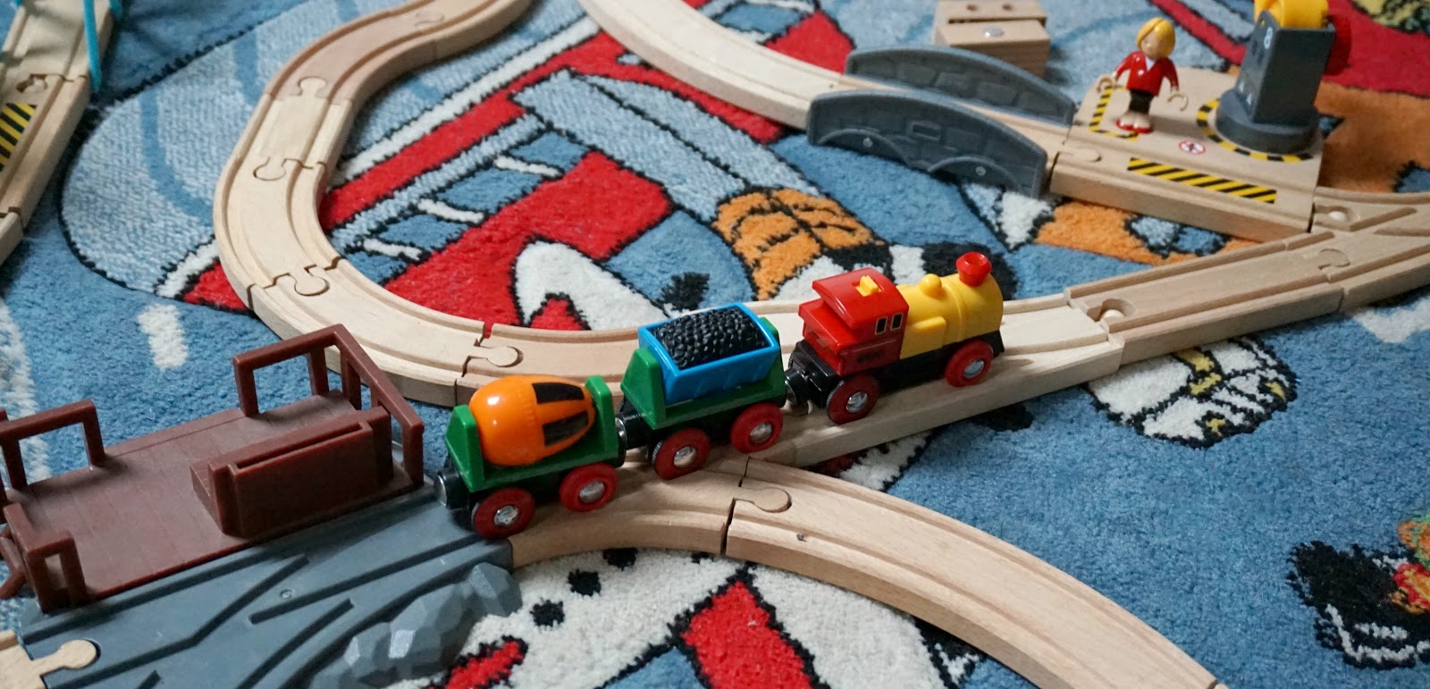 brio world battery train