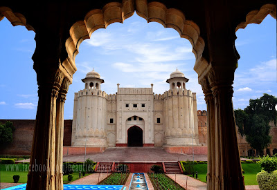 lahore fort | beautiful places in pakistan