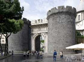 Porta Capuana in Naples used to be part of the city's  ancient Aragonese walls