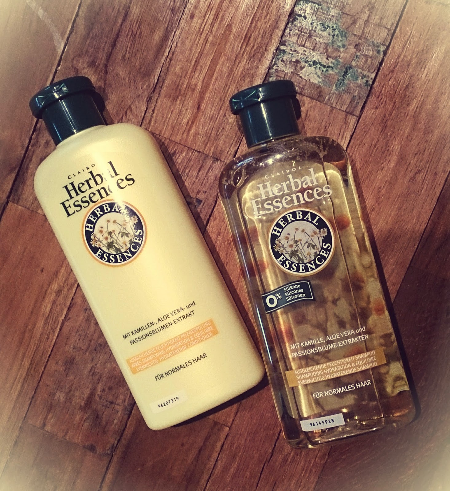 girlietrash beautybattle herbal essences vs. aussie