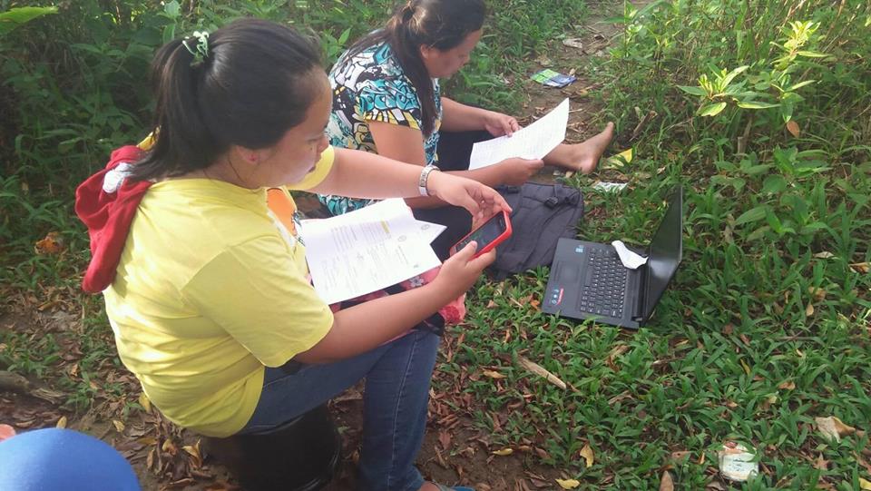Leyte teachers have to climb mountains and trees just to send DepEd online reports