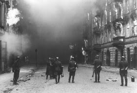 NAZI GERMANS SMOKE OUT JEWISH RESISTANCE - WARSAW GHETTO UPRISING