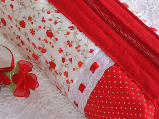 estojo floral red roses