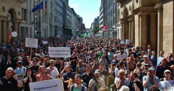 Politikparadox: Zeit für den „digitalen Bündnisfall