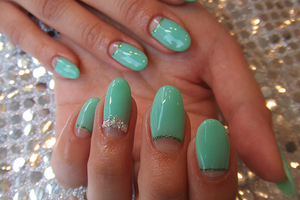 Las mejores uñas de colores | Color verde exótico Las mejores uñas de colores | Color verde exótico
