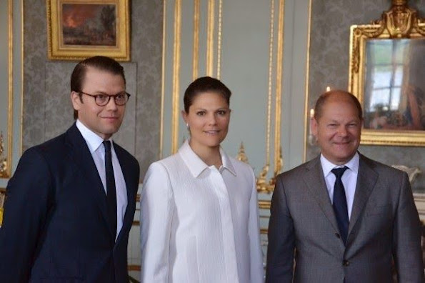Crown Princess Victoria and Prince Daniel met with Olaf Scholz at the Royal Palace