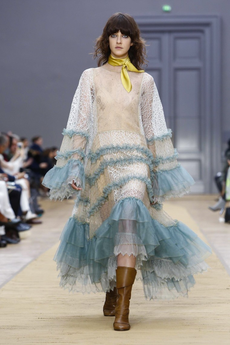 ChloƩ Fall/Winter 2016-2017 RTW PFW chloe-fall-winter-2016-2017-collection-paris-fashion-week, chloe-fall-winter-2016-2017, chloe-fall-winter-2016, chloe-fall-winter-2017, chloe-fall-winter, chloe-fall, chloe-fall-2016-2017, chloe-fall-2016, chloe-fall-2017, dudessinauxpodiums, du-dessin-aux-podiums