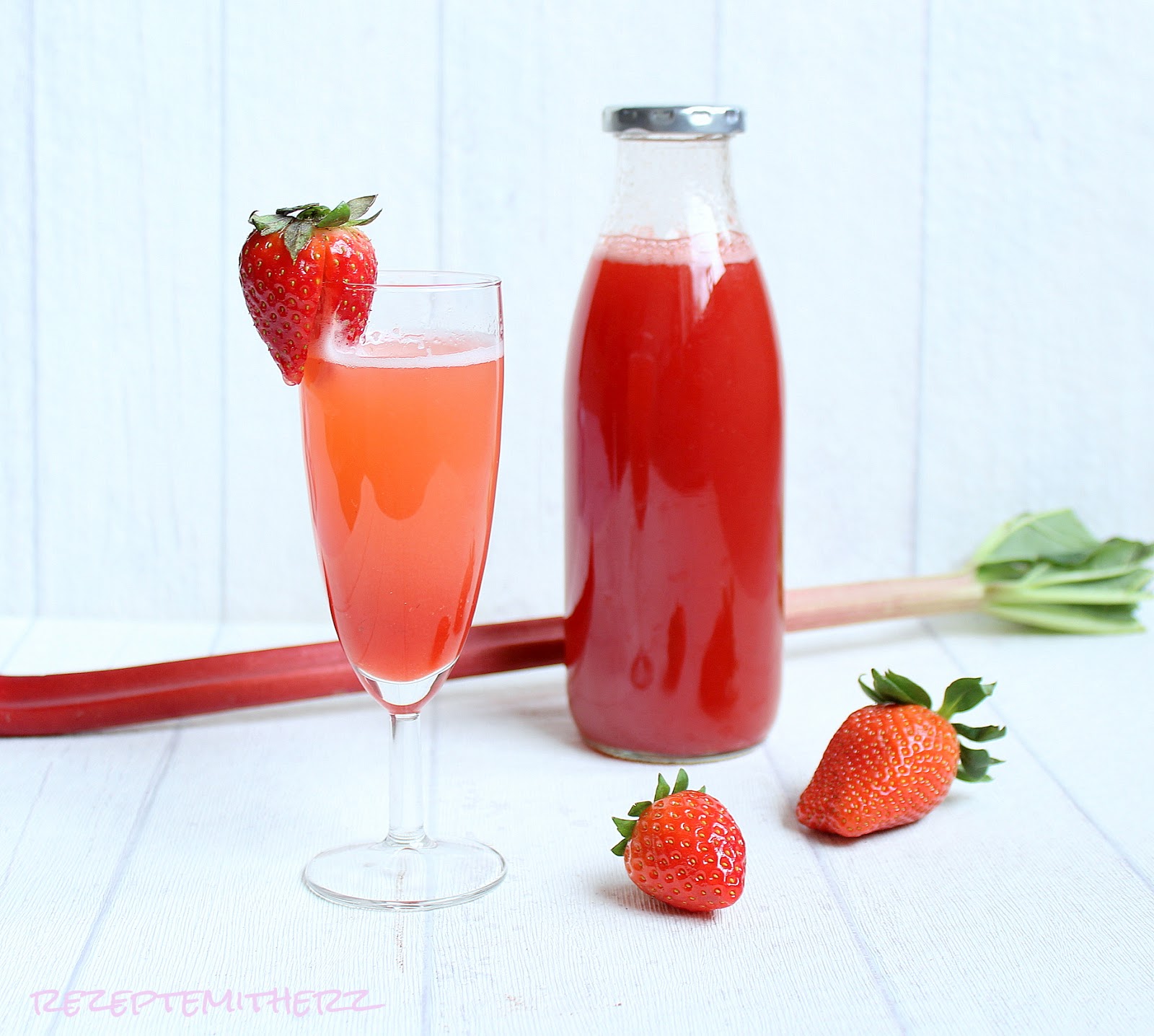 Rezepte mit Herz: Erdbeer - Rhabarber - Sirup