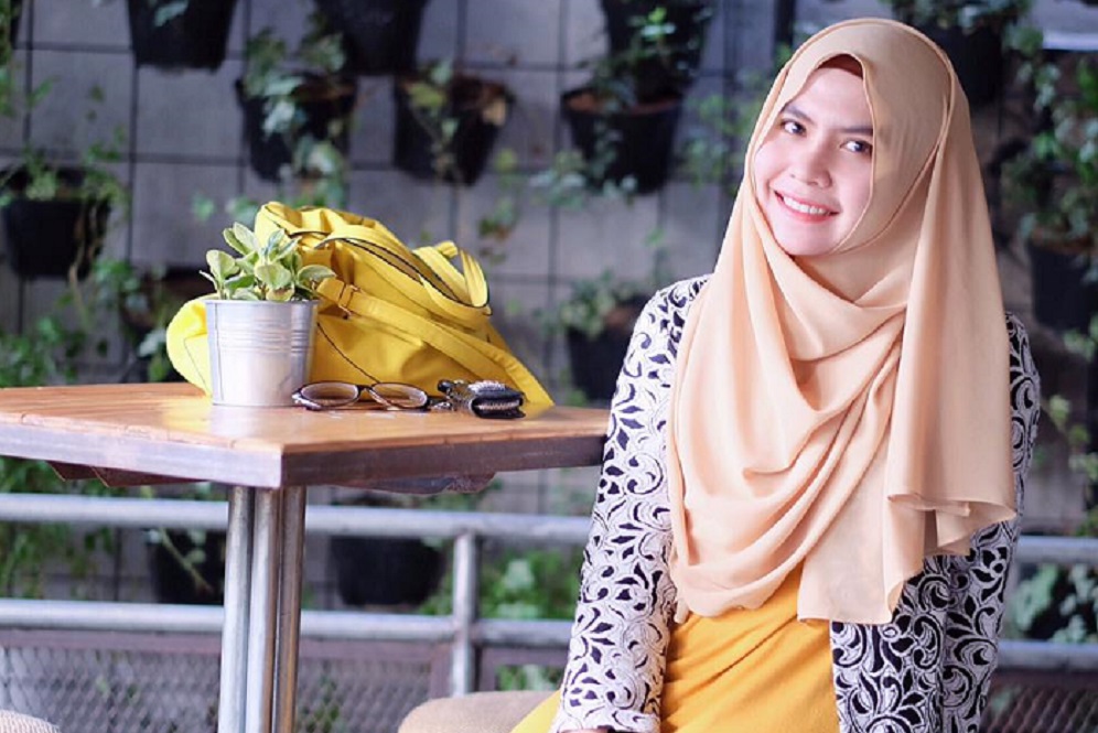 Lima Hijaber Cantik Muda Berpenghasilan Miliaran Rupiah di Indonesia Lima Hijaber Cantik Muda Berpenghasilan Miliaran Rupiah di Indonesia