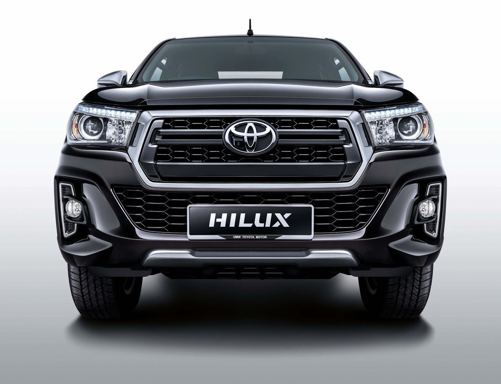 MotoringMalaysia UMW Toyota Launches the Hilux LEdition  Luxury