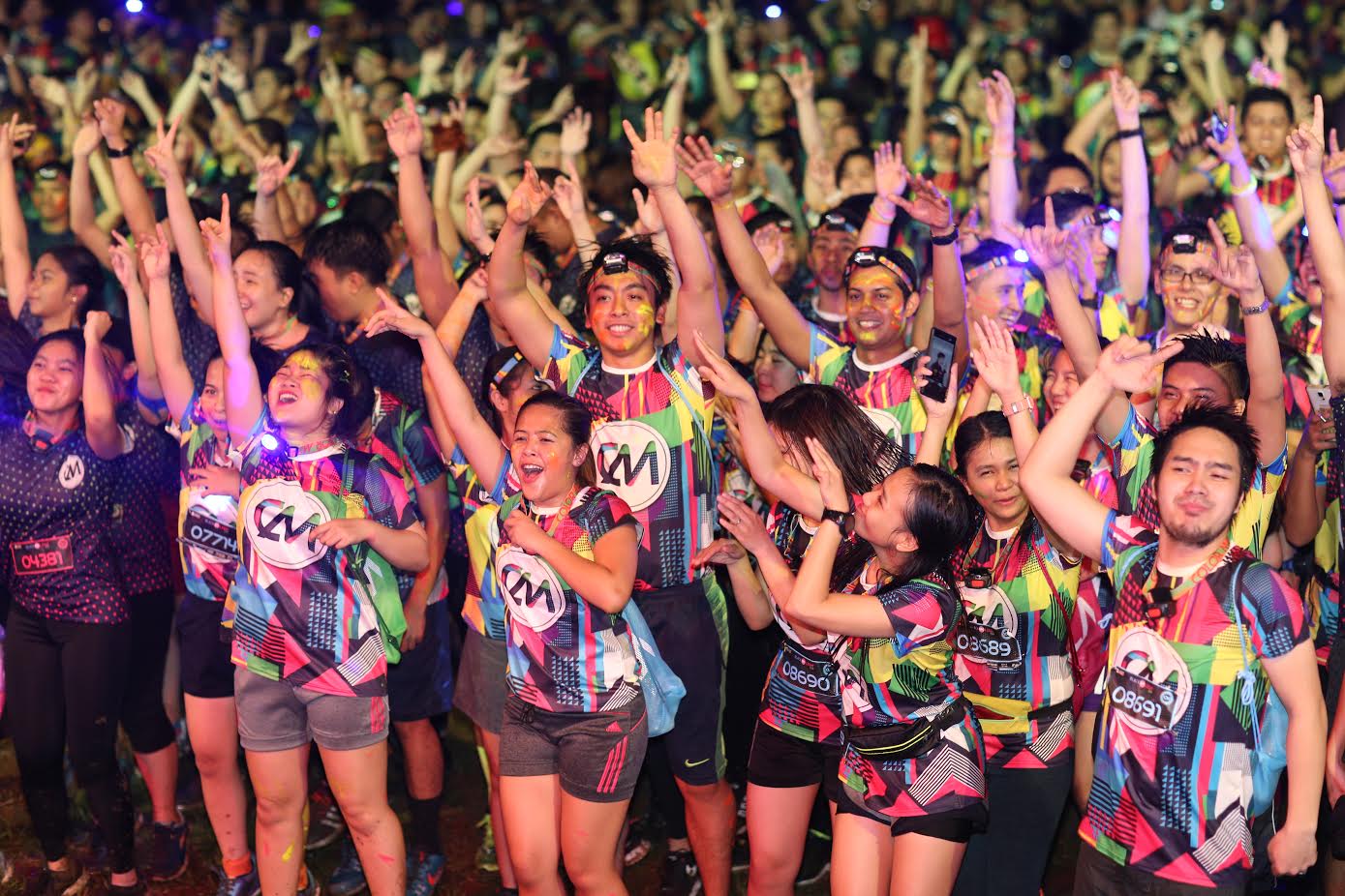 Manila Shopper Color Manila Blacklight Run Manila Leg in Alabang A Huge Success!