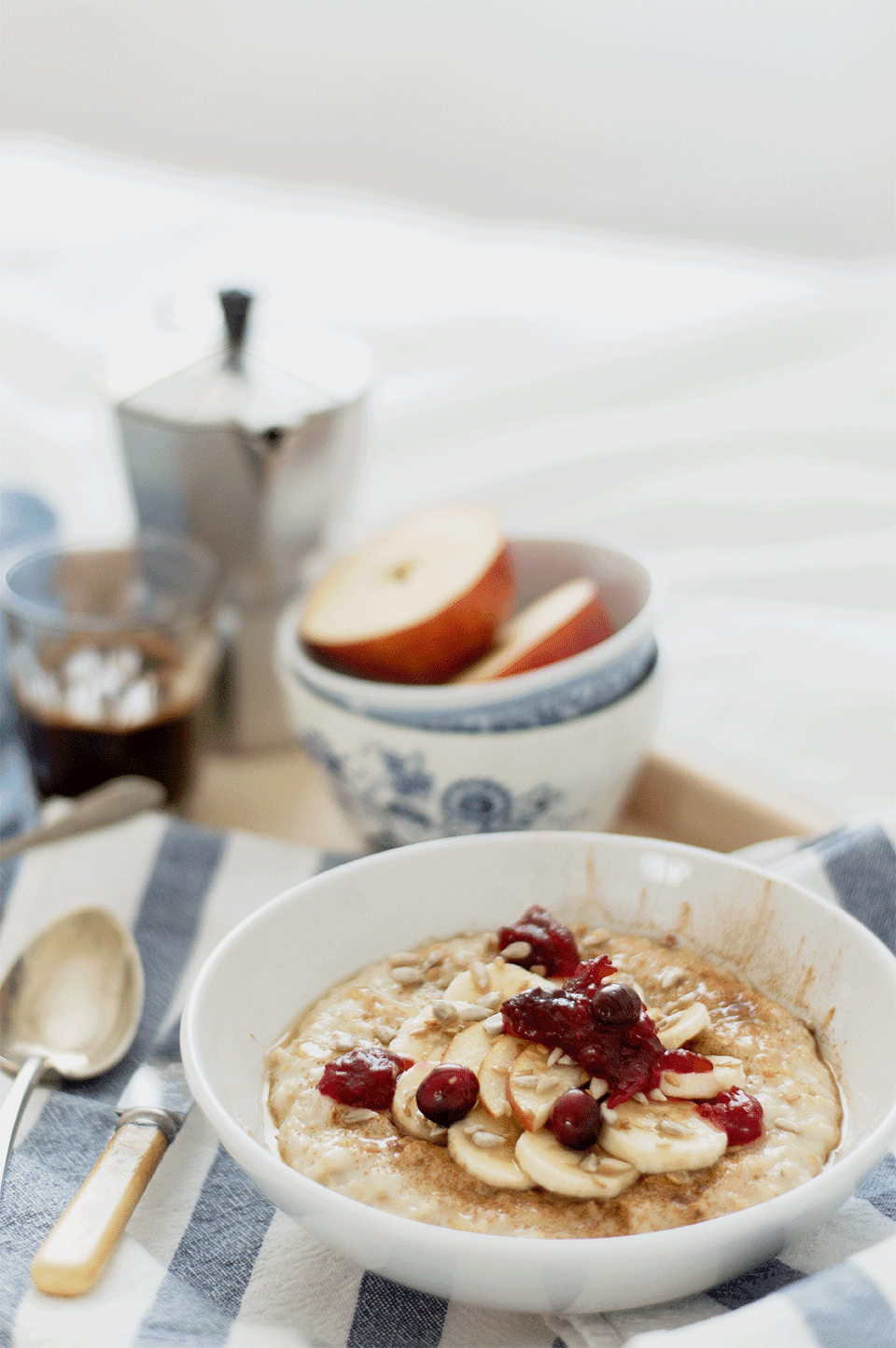 Creamy Porridge w/ Cranberry Compote | https://oandrajos.blogspot.com/