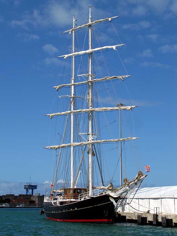 Nave Italia, Swan fan Makkum, Porto Mediceo, Livorno