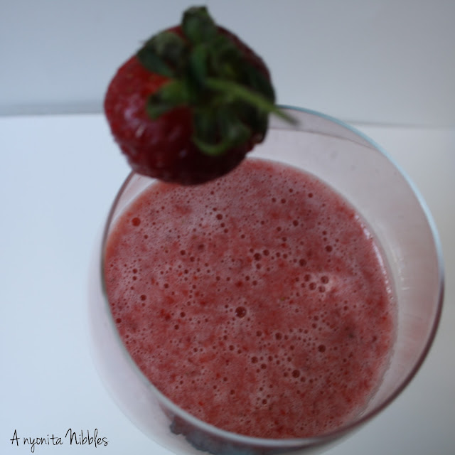 Frozen Strawberry Vodka Martini with Fresh Strawberry from www.anyonita-nibbles.com