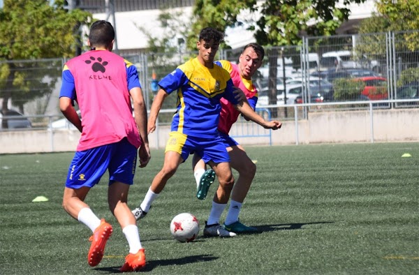 Oficial: El Alcorcón B renueva a Javier Ablanque