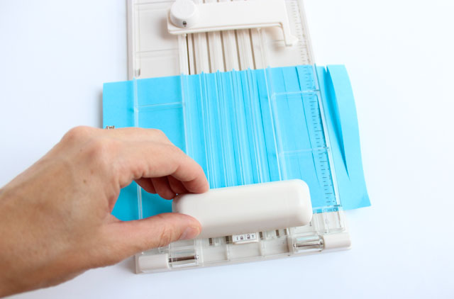 How to make woven paper art - a fun take on the classic paper weaving craft! How to make woven paper art - a fun take on the classic paper weaving craft!