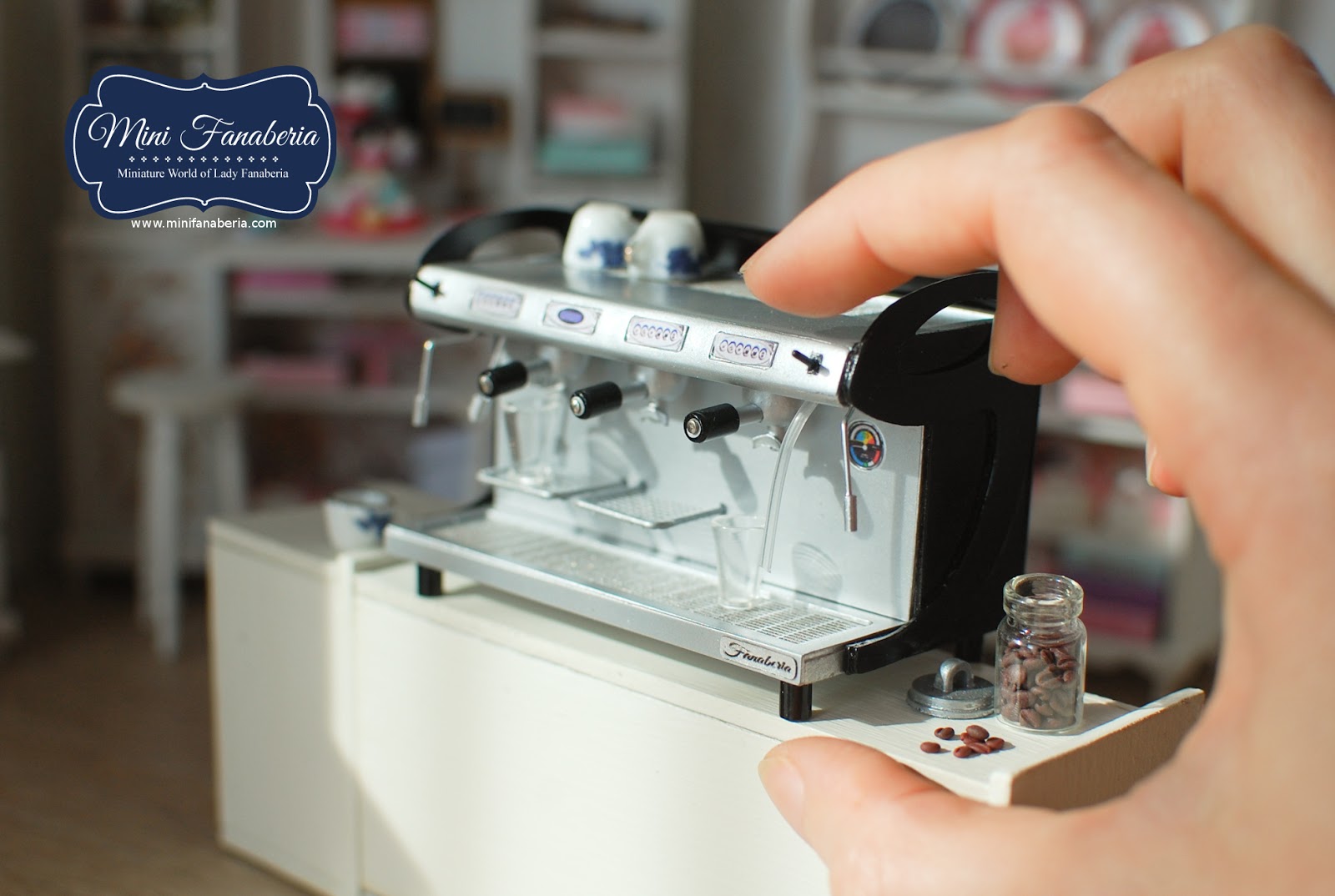 MiniFanaberia Mini ekspres/ Miniature coffee machine for café