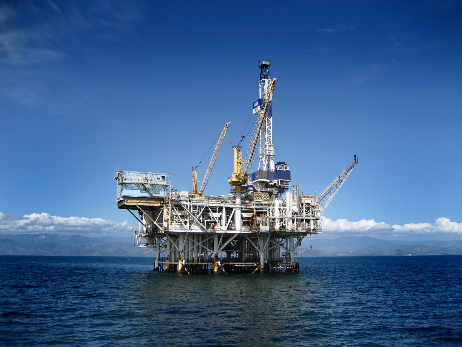 Do the Benefits of Oil Rig Jobs Outweigh the Risks? | THE OFFICIAL ...
