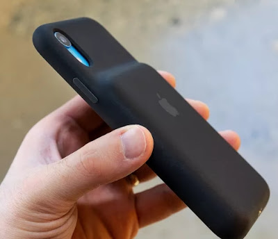 Apple's new smart battery cases work fine, but they're not for everyone XR battery life, Apple's new smart battery, tech, news, tech news, apple, new smart battery, battery, Apple battery lifetime, Smart Battery, mobile, reviews, review, iphone, apple iphone,