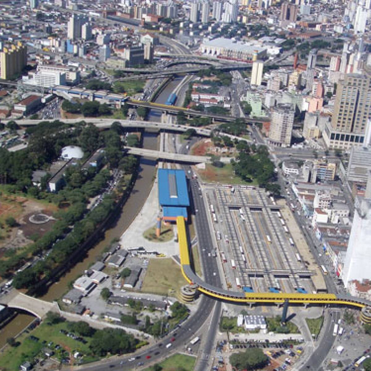 Metrópoles e Transportes Terminal Parque Dom Pedro II Importante e degradado Metrópoles e Transportes Terminal Parque Dom Pedro II Importante e degradado