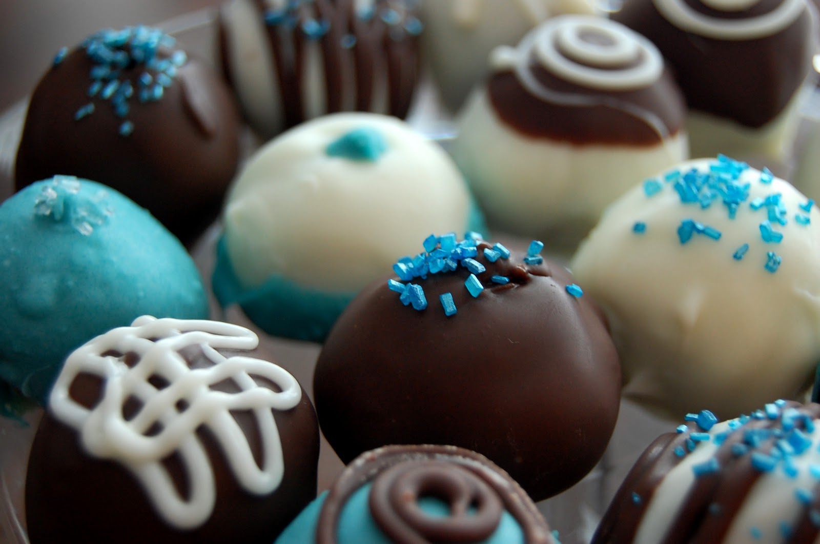 PromiseMe2....and A Lot About Food! Dark Rum Chocolate Cake Balls