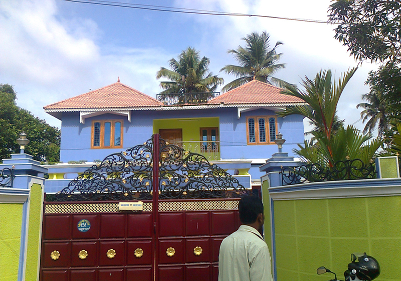 3000sqft house at Pallimukku, near Pazhayattumkuzhi, Kollam Buy or