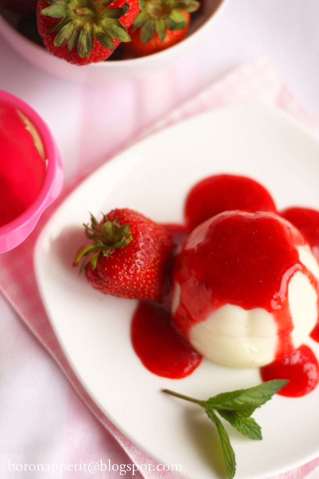 Blog Bo(ro)n Appétit Panna Cotta z sosem truskawkowym