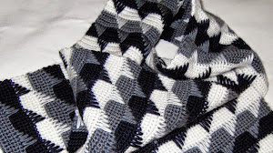 Manta crochet en blanco y negro