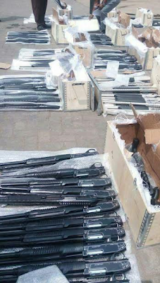 000 Photos: Nigeria Customs hands over 661 pump action rifles,suspects to DSS