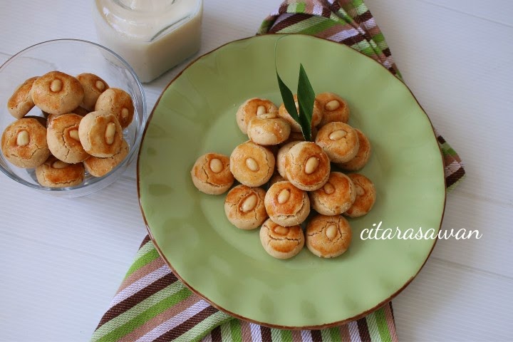 Biskut Kacang Tanah Tradisi / Traditional Peanut Cookies 