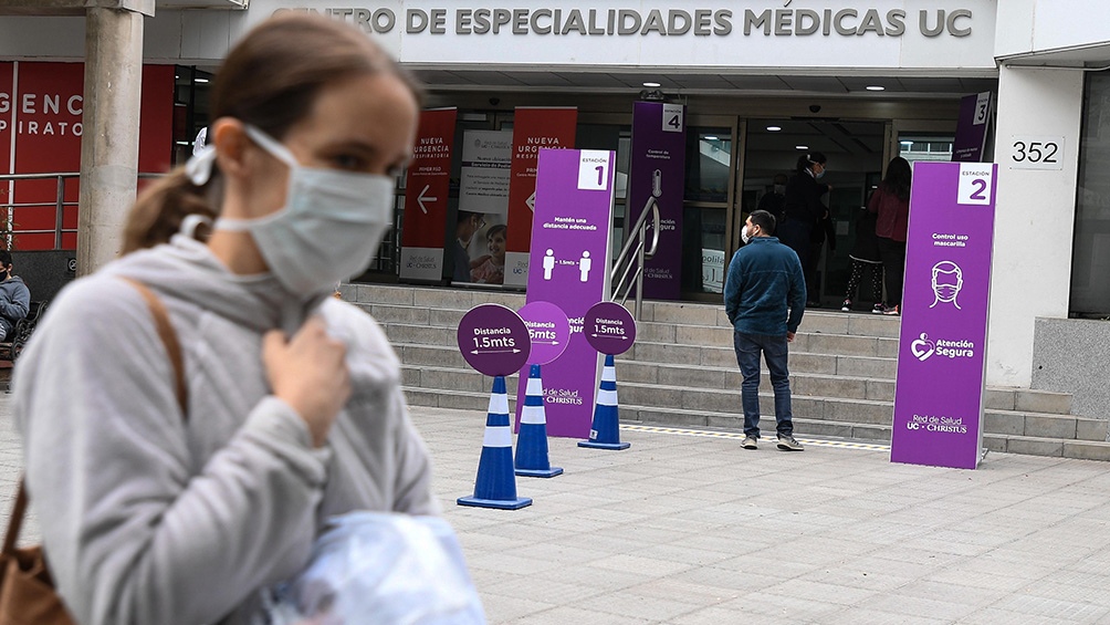 Chile reporta 28 muertes y continúa con más de 2.000 contagios diarios Chile reporta 28 muertes y continúa con más de 2.000 contagios diarios