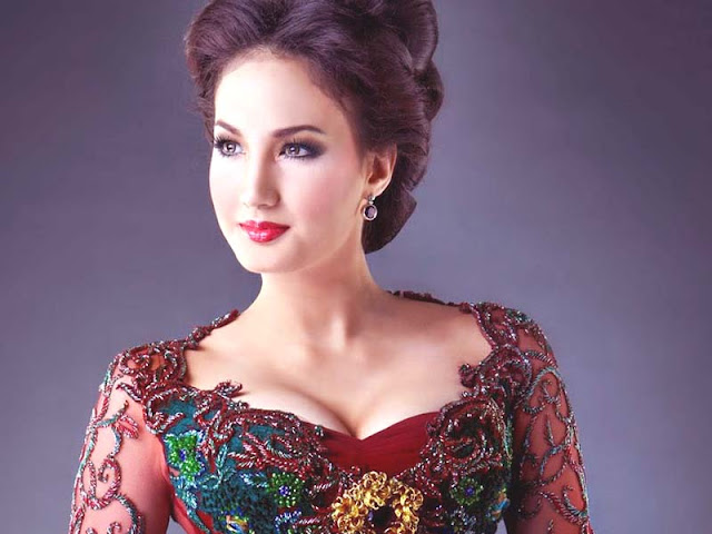 Biodata dan Profil Nadine Chandrawinata