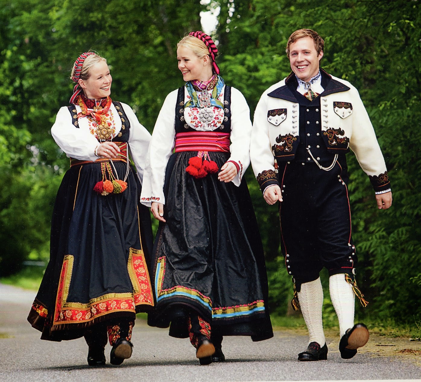 FolkCostume&Embroidery: Gråtrøje costume of East Telemark, Norway