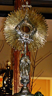 Relicario donde se presenta en procesión el Lignum Crucis. Real cofradía de Minerva y Vera Cruz. León. Foto G. Márquez Relicario donde se presenta en procesión el Lignum Crucis. Real cofradía de Minerva y Vera Cruz. León. Foto G. Márquez