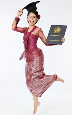 Model Kebaya Kutu Baru Modern Wisuda Model Kebaya Kutu Baru Modern Wisuda