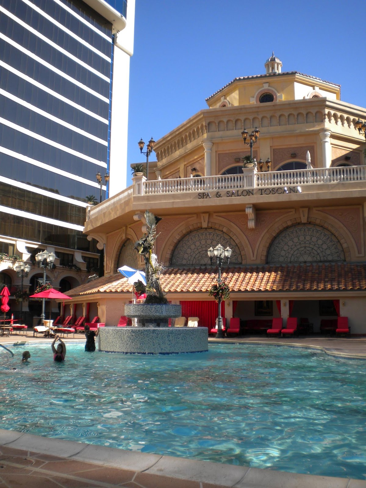 Shabby Brocante Escape to the Peppermill, Reno Nevada