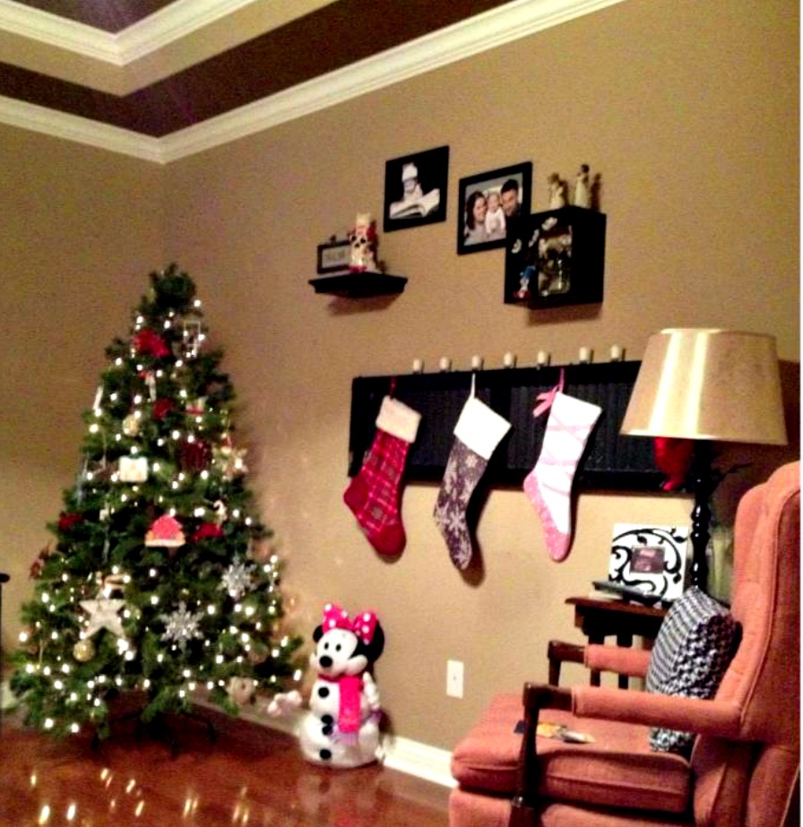 267 best decorating for christmas images in 2019 The Super Messy Supermommy: Yard Sale Finds Are My Friends