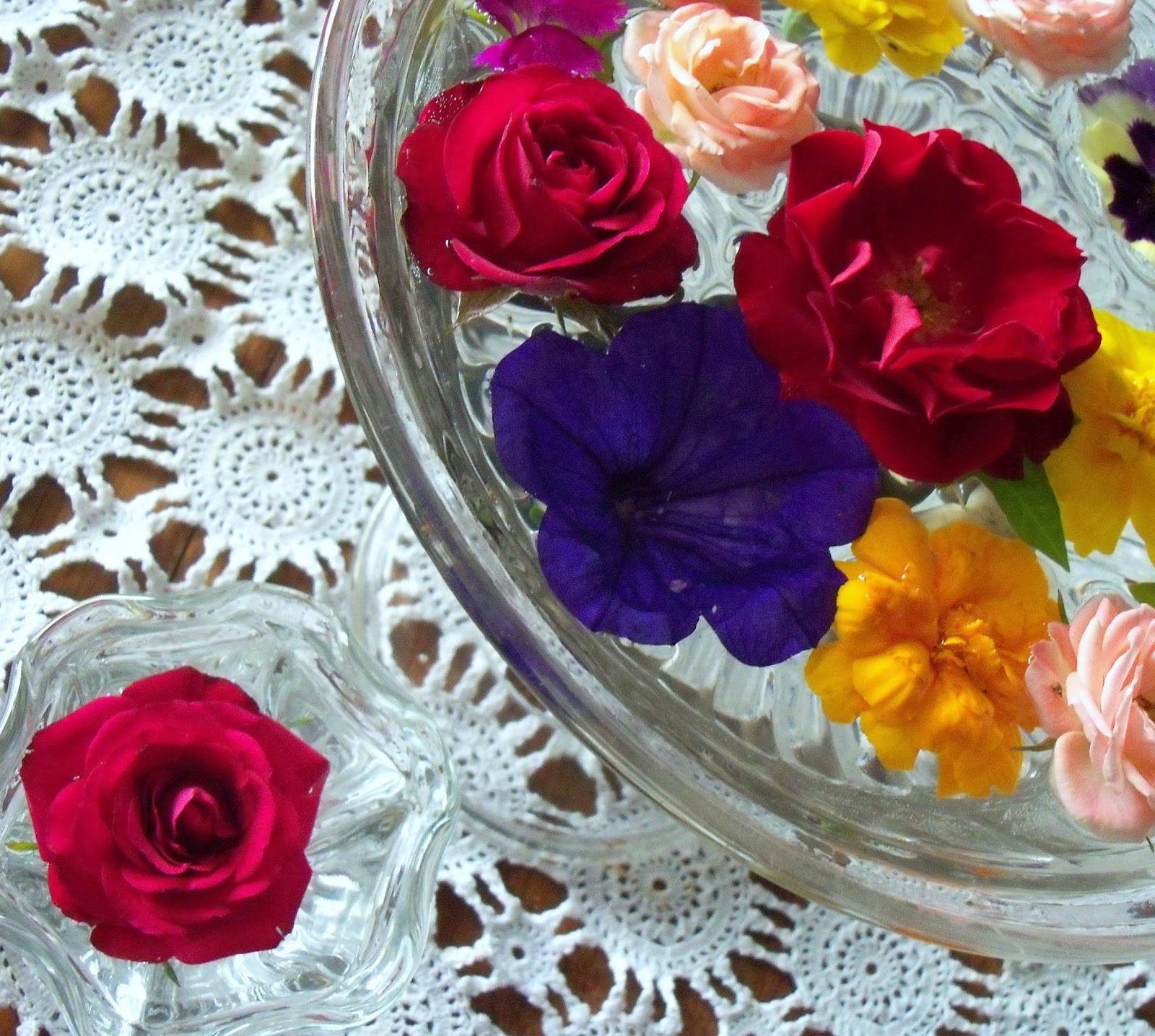 Make The Best of Things Float Your Flowers for a Beautiful Arrangement