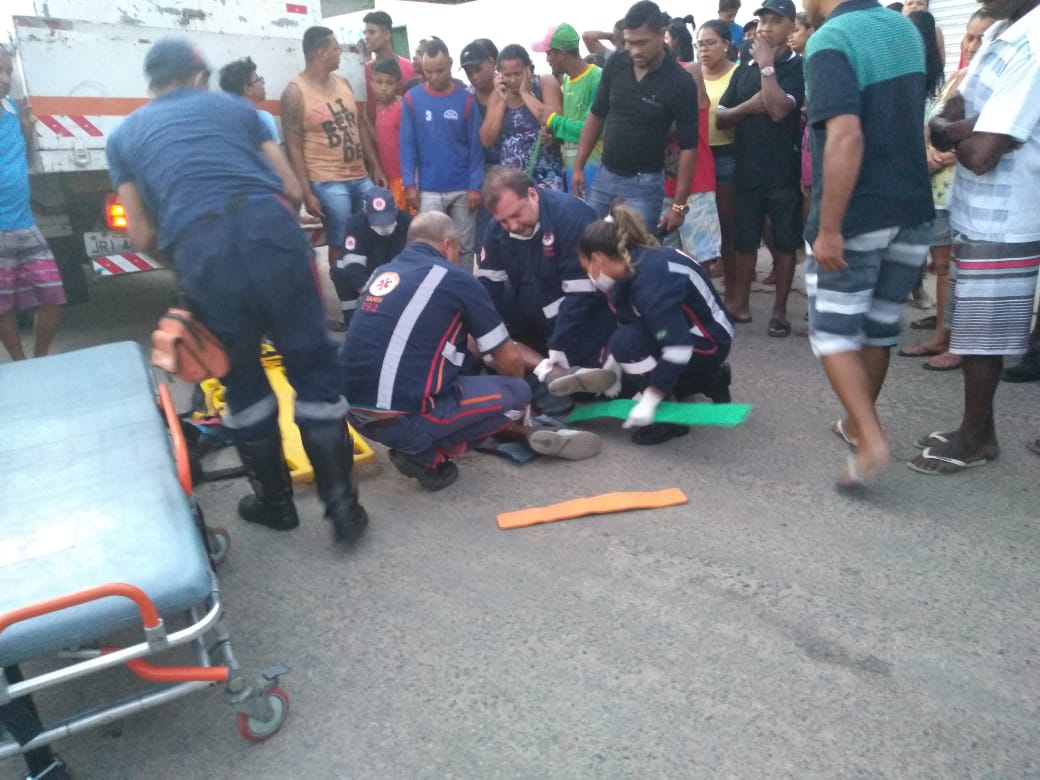 Homem sofre fratura na perna em acidente com moto próximo ao Jacobina IV