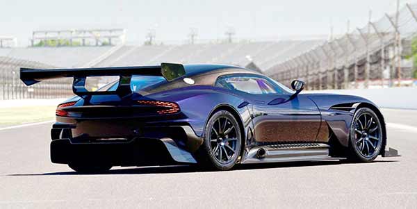 2016 Aston Martin Vulcan ready to bomb with 820bhp horsepower