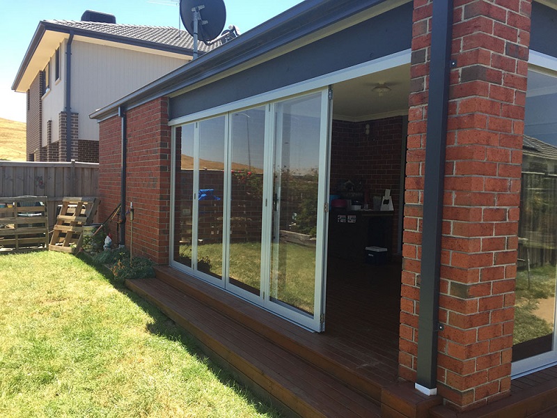 How To Add More Shade And Privacy To Your Outdoor Pergola - My Outdoor blinds for pergolas - How To Add More Shade And Privacy To Your Outdoor Pergola - My