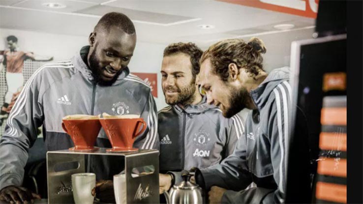 The Full List of Manchester United's 50 Official Sponsors - Footy Headlines