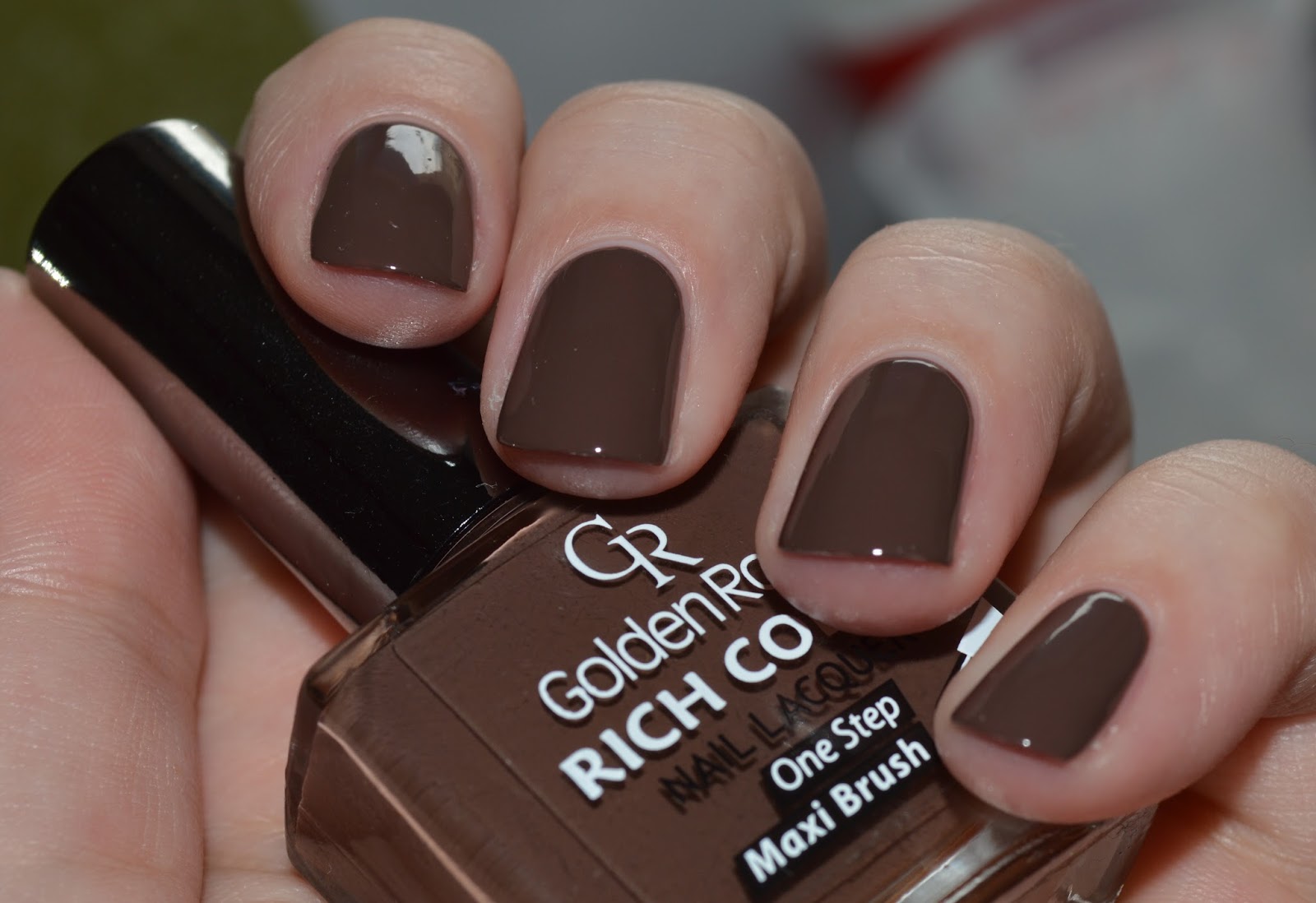 Маникюр в бежево-коричневых тонах. Шоколадный маникюр. Коричневый маникюр однотонный. Коричневый гель лак. Коричневый гель лак.