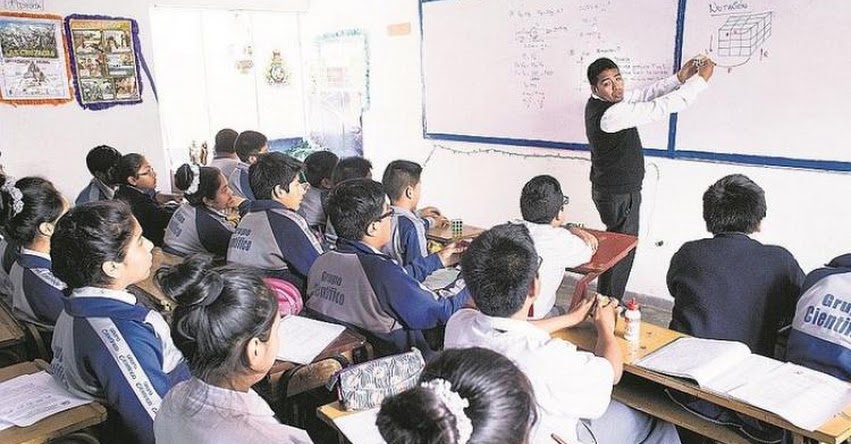 Reconocen bono por preparación de clases y por desempeño de cargo directivo a docente de la DRE Madre de Dios Reconocen bono por preparación de clases y por desempeño de cargo directivo a docente de la DRE Madre de Dios