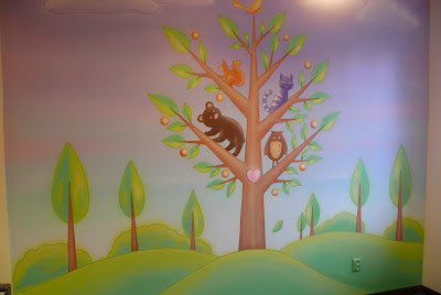 Kinderzimmer,Pokój dziewczynki Pokój dziewczynki na poddaszu, malarstwo ścienne, Warszawa