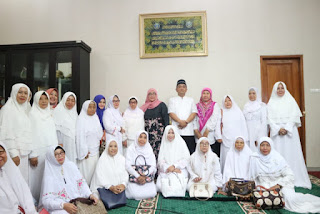 Sejumlah Anak Yatim ,Duafa Dan Lanzia Menerima Santunan Dari Walikota Sejumlah Anak Yatim ,Duafa Dan Lanzia Menerima Santunan Dari Walikota