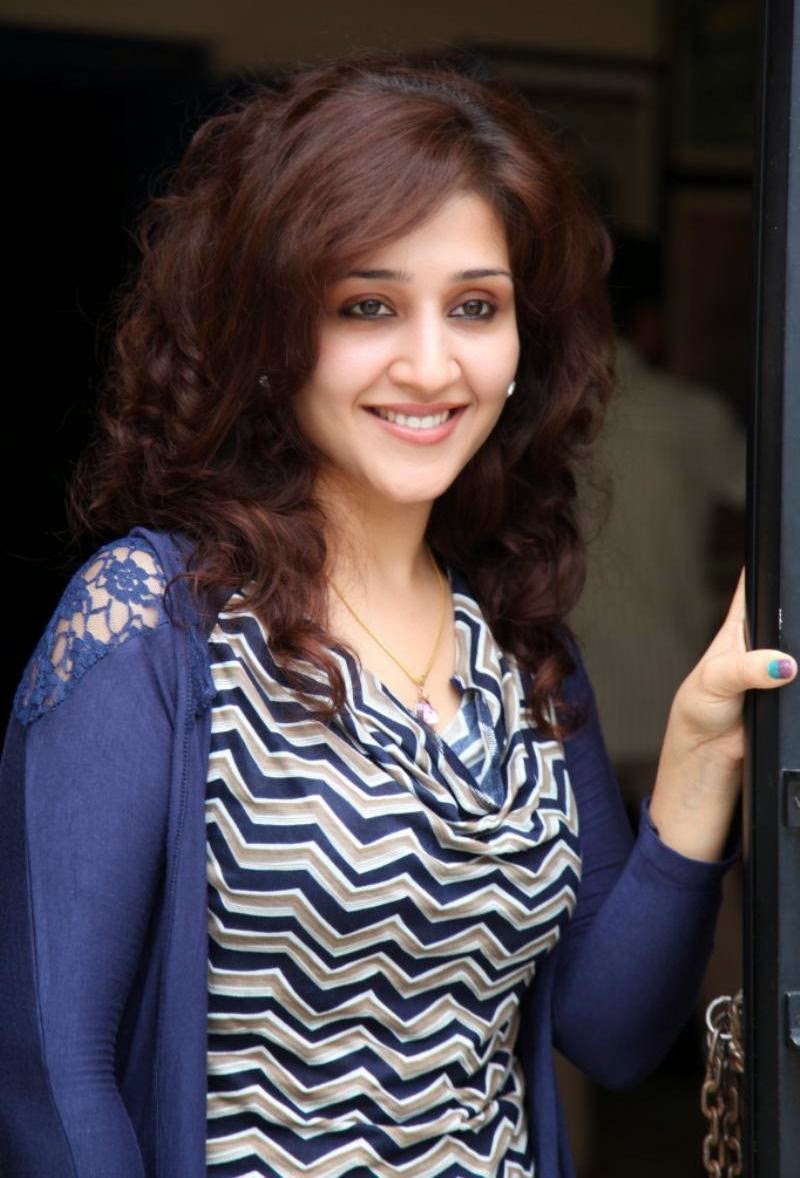 Telugu Tv Actress Medha Photos In Blue Jeans