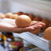 Γιατί δεν πρέπει να βάζετε τα αυγά στις θήκες της πόρτας του ψυγείου