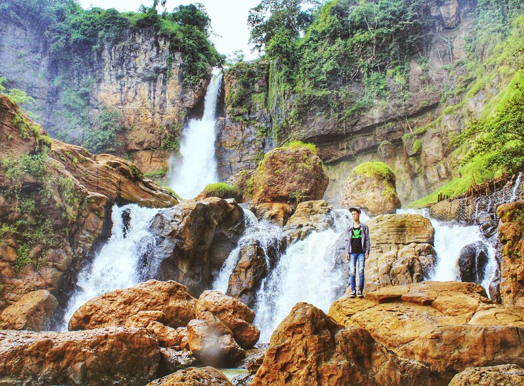 Tujuh Wisata Air Terjun Terindah di Sukabumi