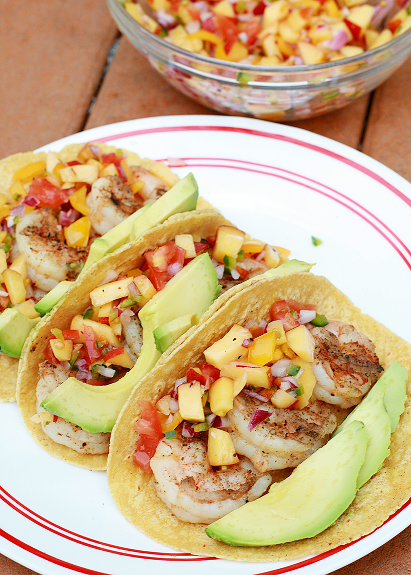 #Recipe : Grilled Shrimp Tacos with Fresh Peach Salsa - My Favorite Things